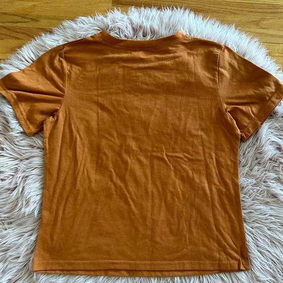 medium sized graphic tee - Picture 2 of 2